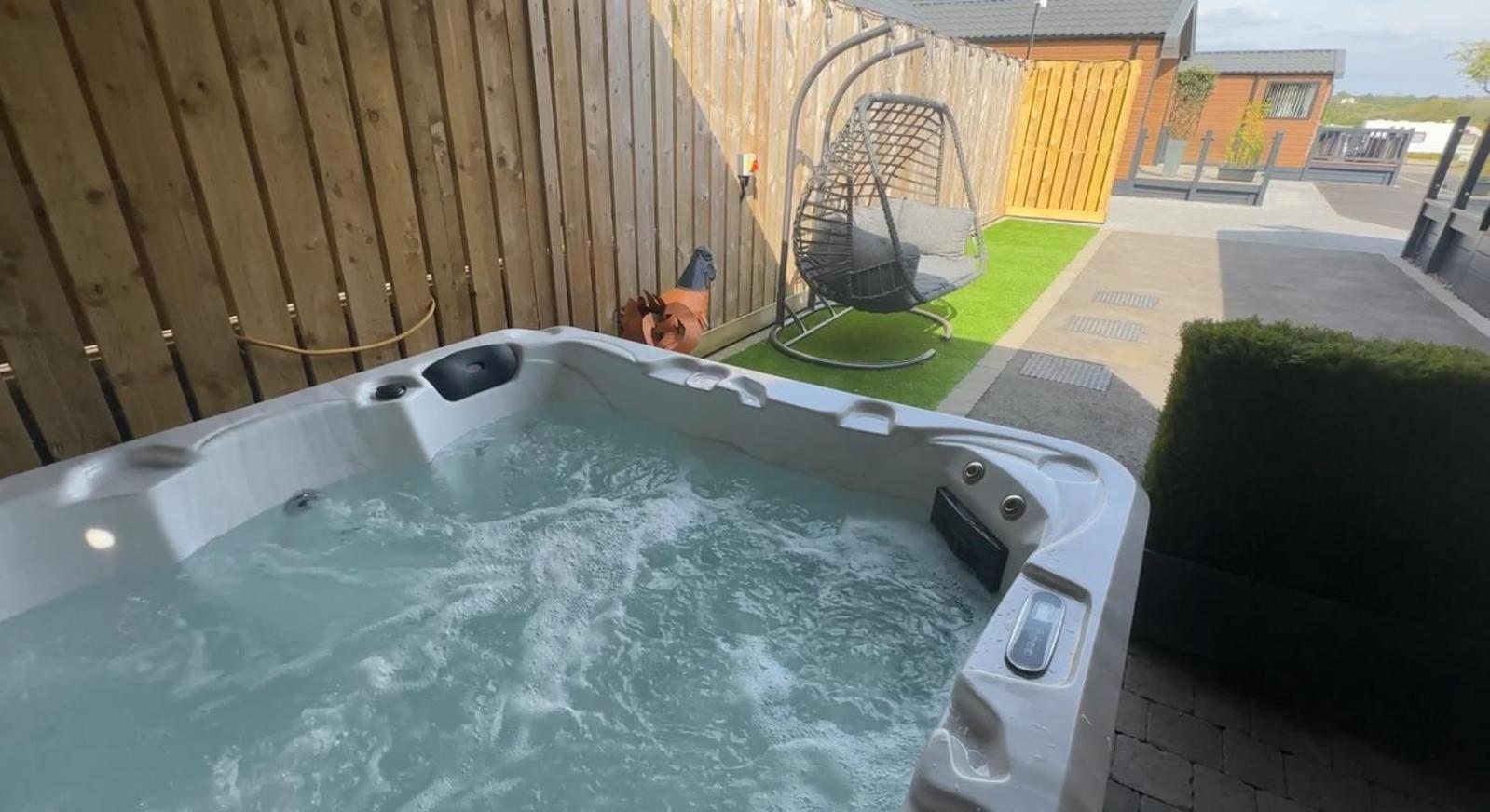 The Pods At Haulfryn Caravan Park Whitford Zewnętrze zdjęcie